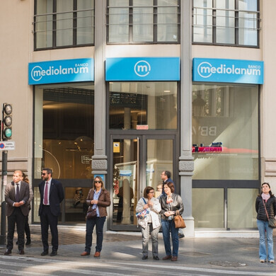 Sede centrale del Banco Mediolanum, una banca spagnola a Valencia, Spagna Valencia, 11 aprile 2024. Sede centrale di Banco Mediolanum in Spagna.