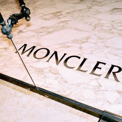 Cannes, 15 maggio 2025. Negozio Moncler sulla Croisette durante la 78ª edizione del Festival del Cinema di Cannes.
