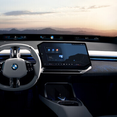 Vista interna di un'auto bmw
