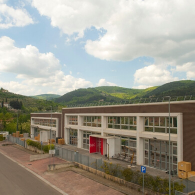 Vista esterna dell’edificio sede di B&C Speakers.