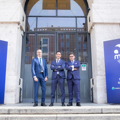 Il top management di Mare Group durante il primo giorno di quotazione in borsa.