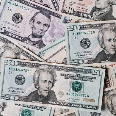 Dollari in banconota Banconote in dollari statunitensi disposte in primo piano