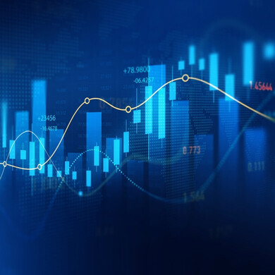 Grafico finanziario per investimenti, mercato azionario e crescita economica. Grafici a linee per analisi dei mercati e investimenti finanziari.