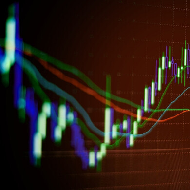 Effetti luminosi verdi e viola su un grafico finanziario
