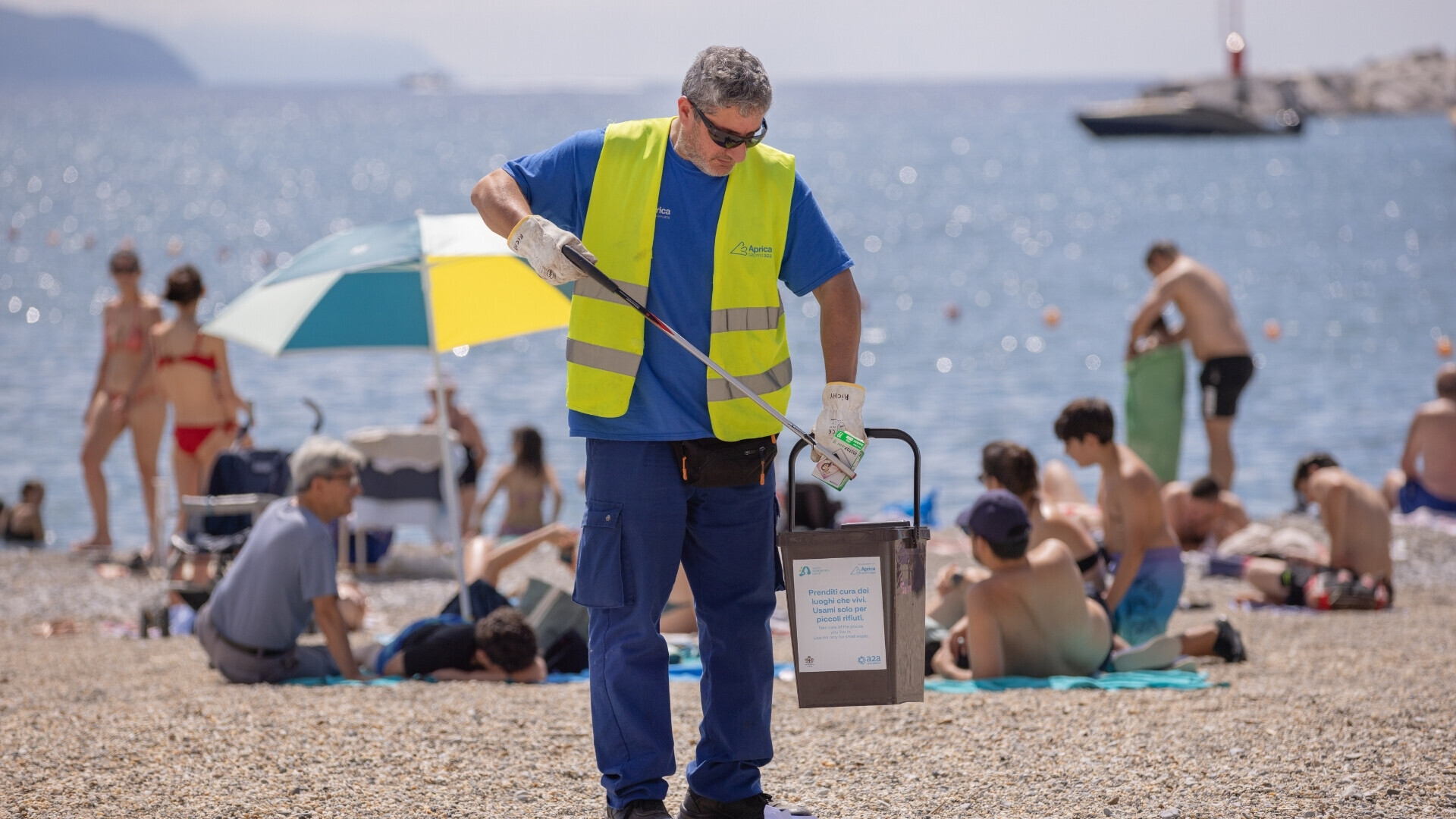 Operatore Aprica al lavoro