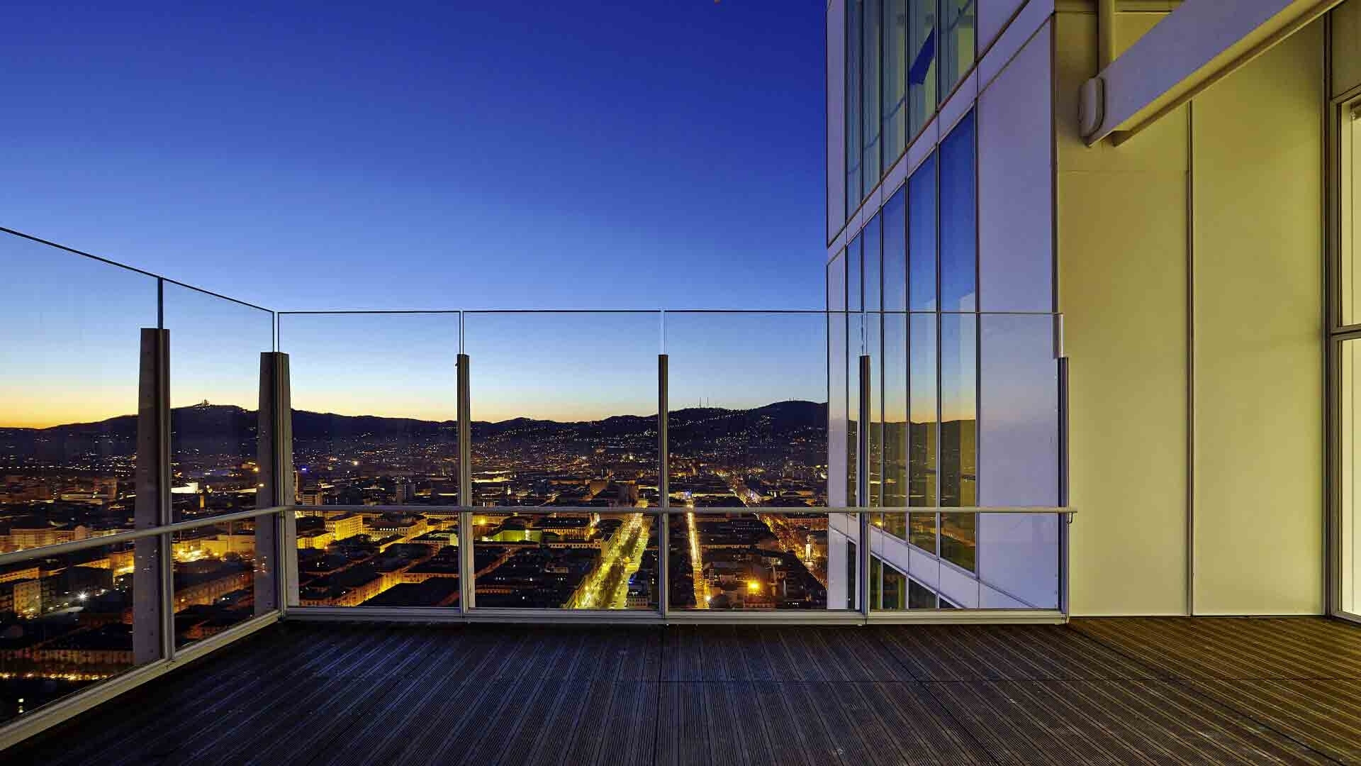 Particolare di una terrazza presso la sede di Intesa Sanpaolo