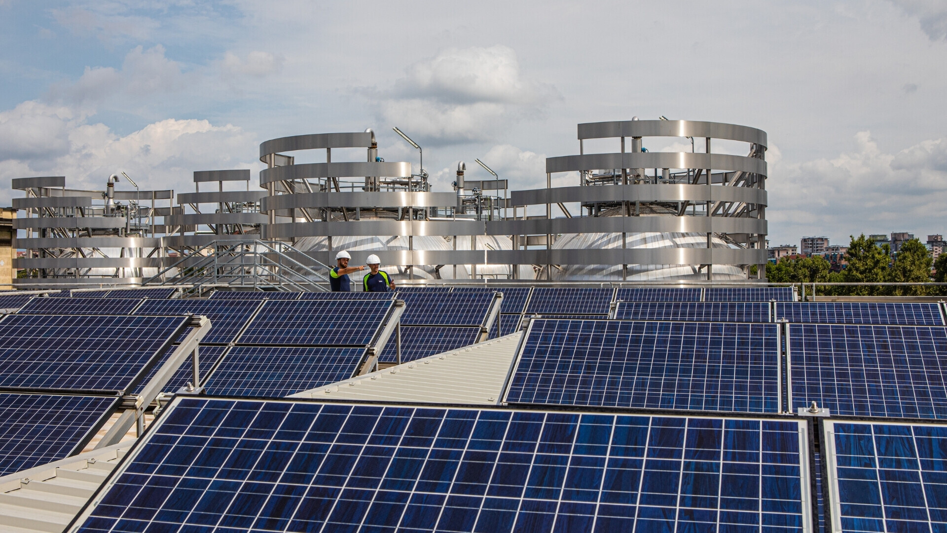 Fotovoltaico, martinetto - Iren Vista frontale di un impianto fotovoltaico