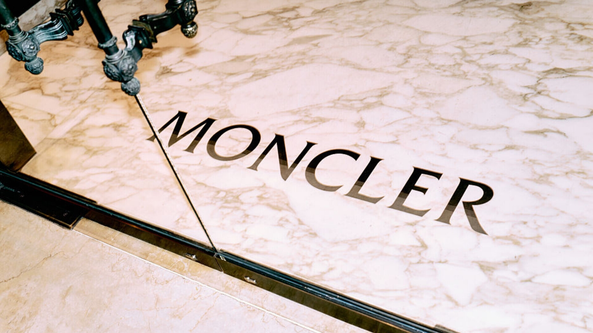 Cannes, 15 maggio 2025. Negozio Moncler sulla Croisette durante la 78ª edizione del Festival del Cinema di Cannes.