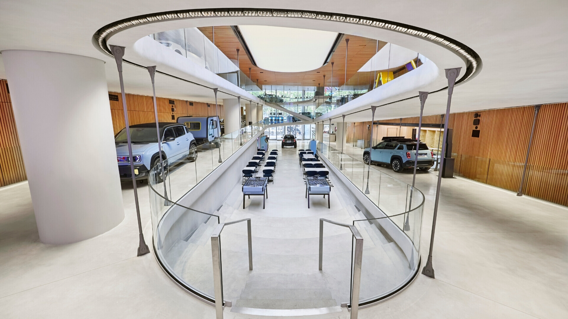 Una panoramica completa dei modelli Renault in esposizione.