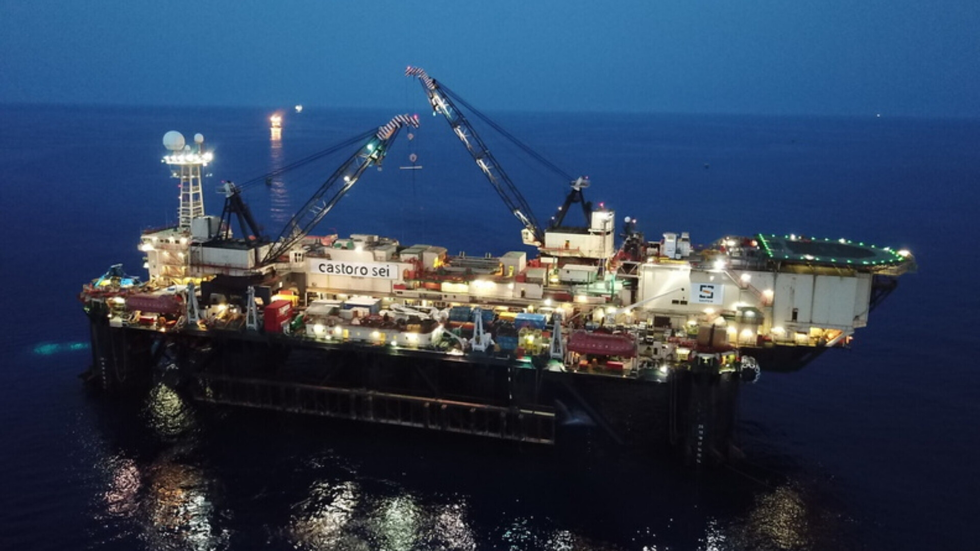 Impianto o progetto Saipem Zohor, con infrastrutture industriali e attività operative sul sito.