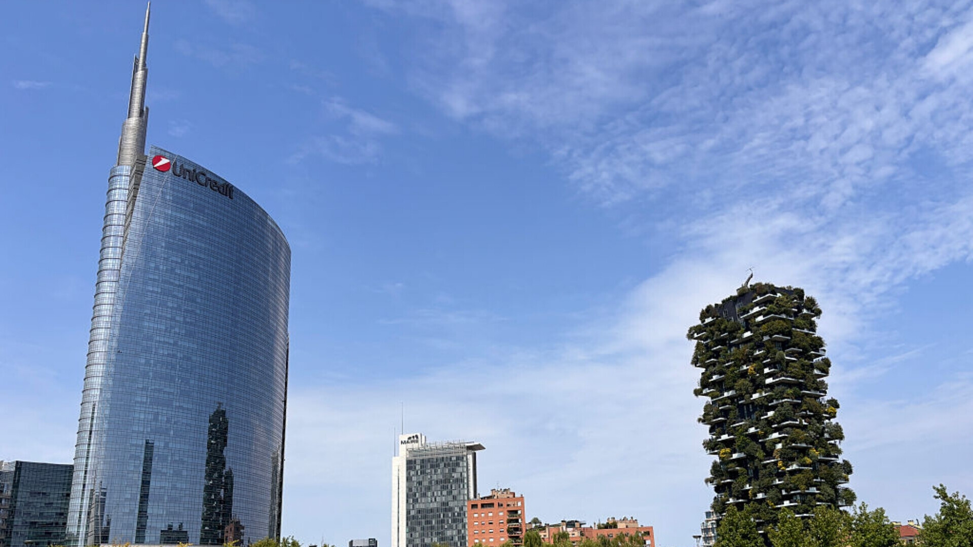 Vista palazzo UniCredit e Bosco Verticale Porta Nuova