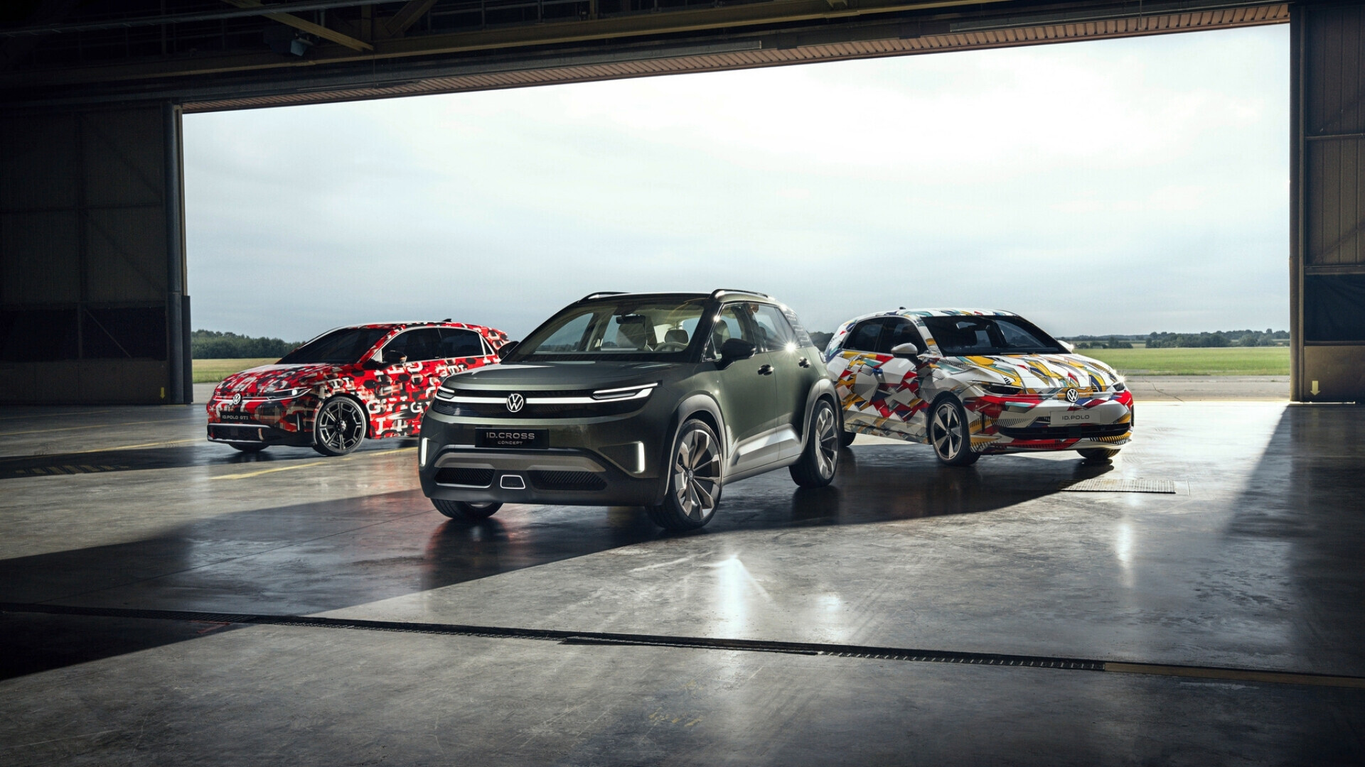 Gamma Volkswagen ID., inclusi ID. Polo GTI, ID. CROSS Concept e ID. Polo, in esposizione insieme.