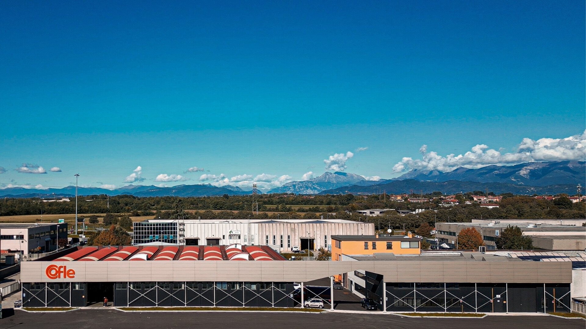 Vista generale della sede Cofle, simbolo della presenza aziendale e della struttura.