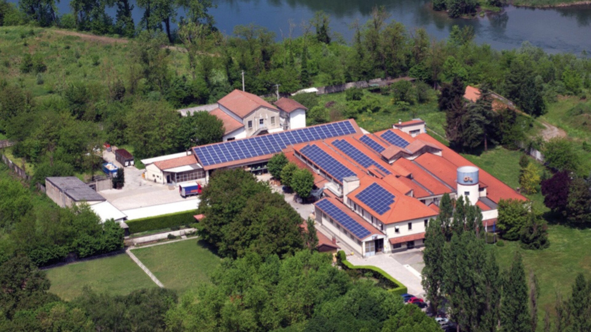 Veduta dall’alto della sede Cofle, evidenziando l’edificio e l’area circostante.