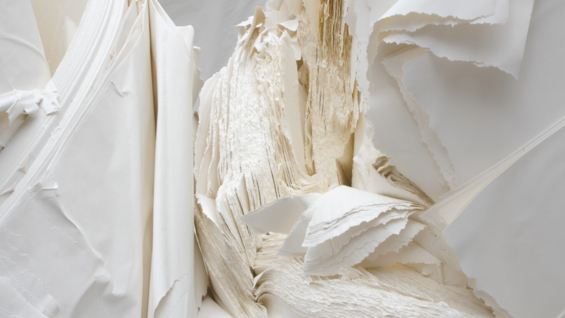 Veduta esterna della cartiera di Guarcino, sede di produzione Neodecortech.