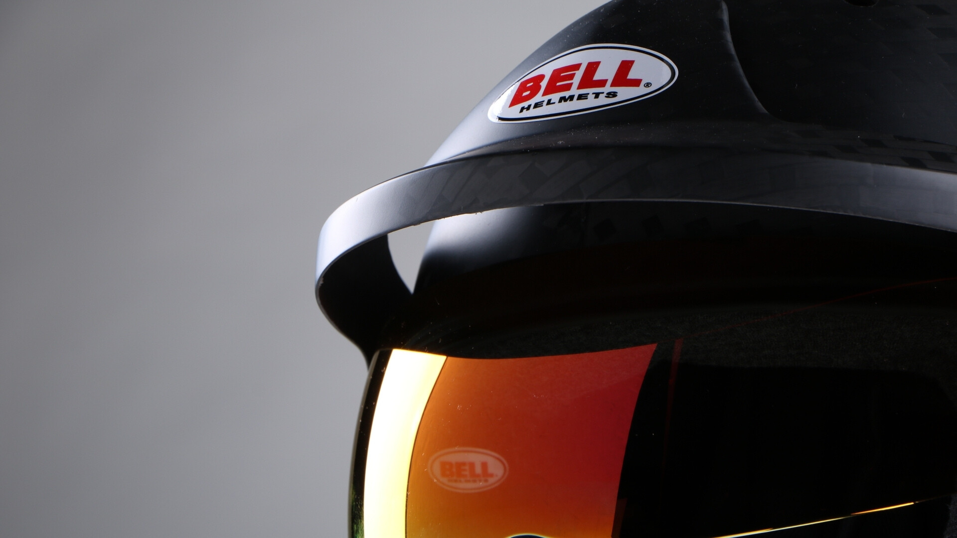 Caschi Bell Helmets Racing Force: protezione d’élite e aerodinamica perfetta per ogni pilota.