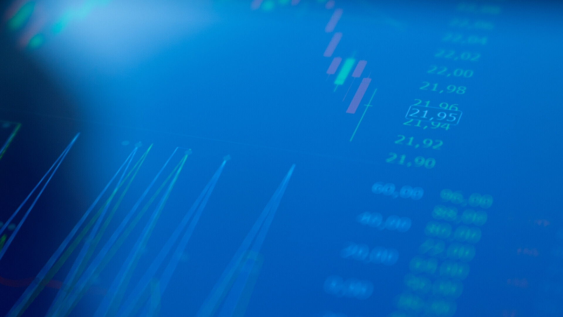 Usa_websim12 Il Toro di Wall Street, simbolo di forza e prosperità, attira visitatori che si fermano a toccare la sua lucentezza, in cerca di