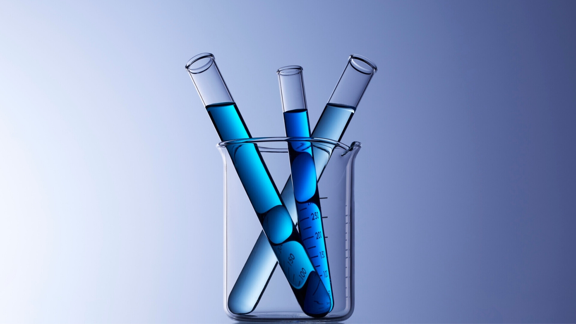 Provette da laboratorio inserite in un contenitore