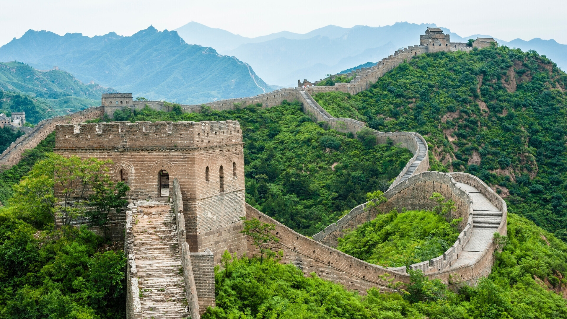 shanghai websim 3 Densità urbana di Shanghai dall’alto: Distesa di edifici e strade affollate che evidenziano l'estensione e la vivacità della cit