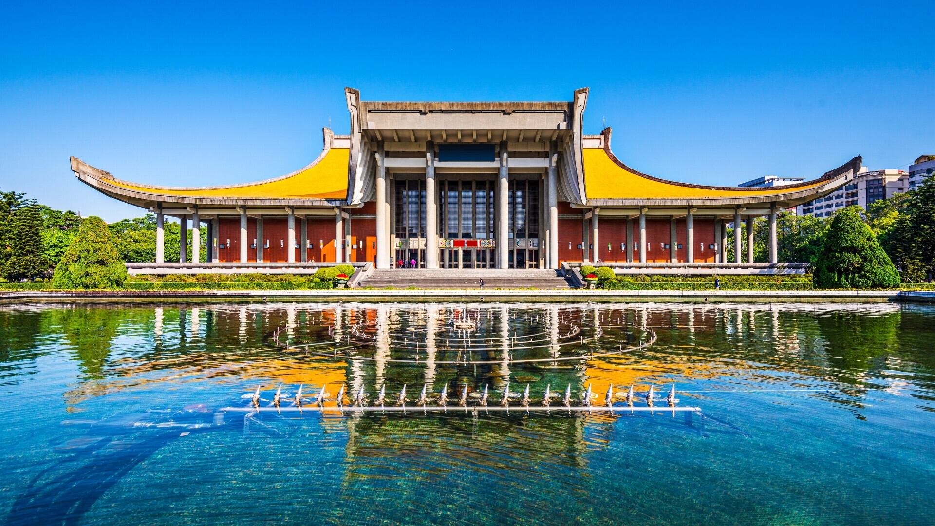 Esterno del memoriale in onore di Sun Yat-sen